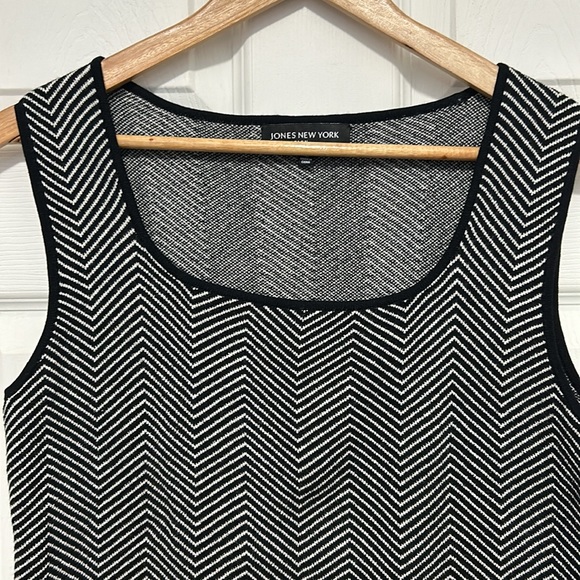 JONES NEW YORK knit tank.  Size M - Picture 2 of 5